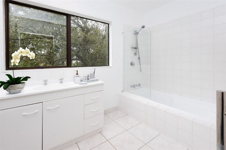 Photo of property in 76a Alexander Street, Cockle Bay, Auckland, 2014