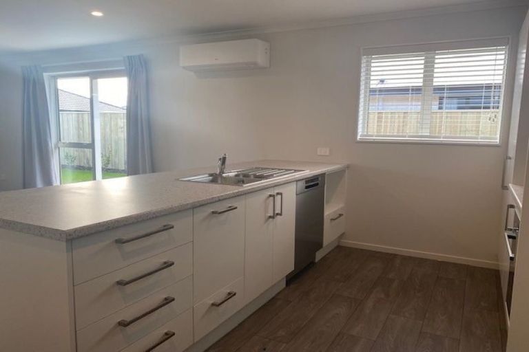 Photo of property in 10 Frogmore Way, Rolleston, 7615