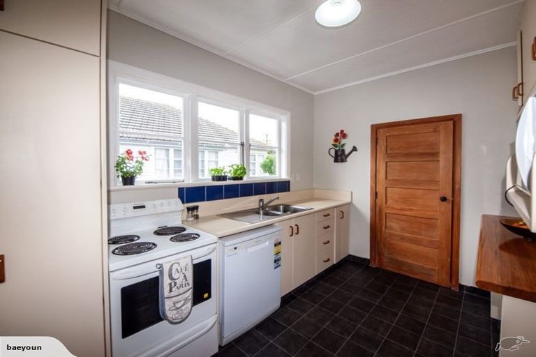 Photo of property in 10 Kipling Street, Johnsonville, Wellington, 6037