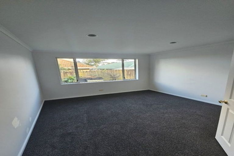 Photo of property in 2 Etwall Court, Dannemora, Auckland, 2016