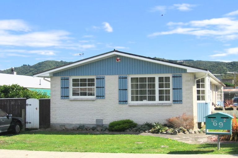Photo of property in 1/69 Oregon Drive, Maoribank, Upper Hutt, 5018