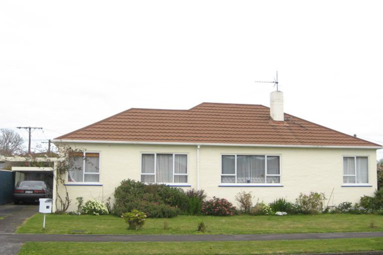 Photo of property in 16 Wrantage Street, Westown, New Plymouth, 4310