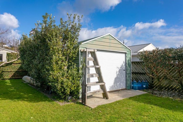 Photo of property in 102 Awarua Place, Whangamata, 3620