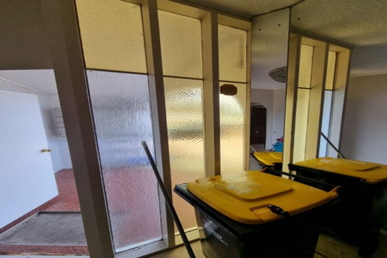 Photo of property in 9 Rangitane Street, Maupuia, Wellington, 6022