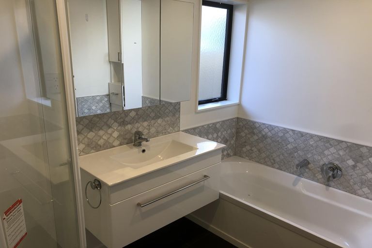 Photo of property in 8b Marama Crescent, Palmerston North, 4414