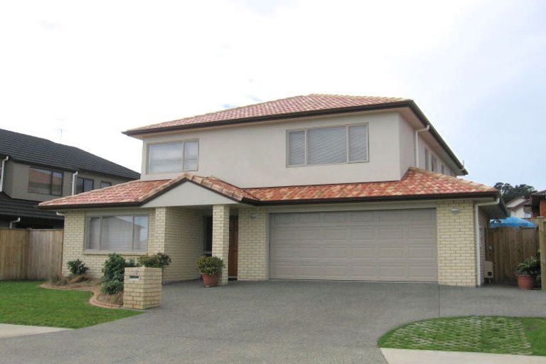 Photo of property in 8 Fernloche Place, Flat Bush, Auckland, 2016