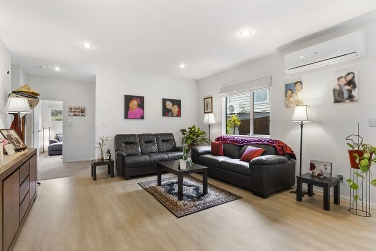 Photo of property in 76 Kaipatiki Road, Glenfield, Auckland, 0629