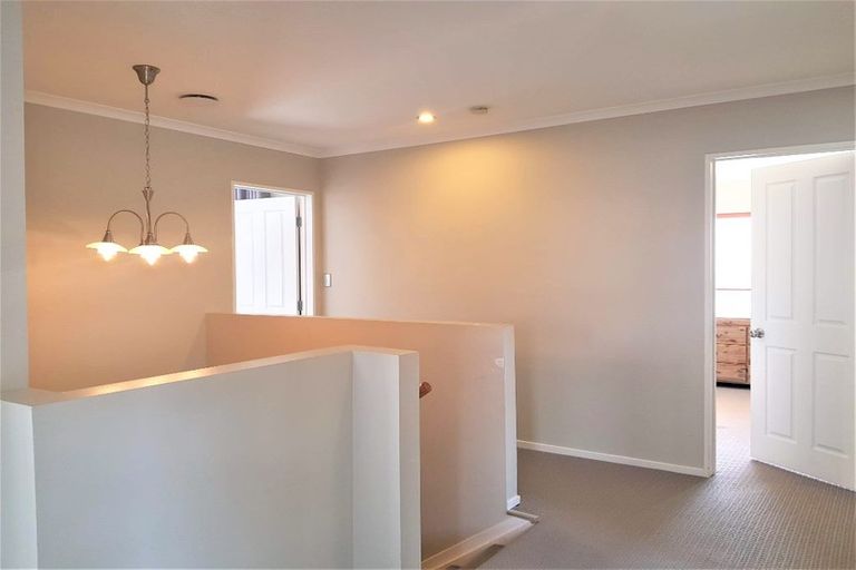 Photo of property in 16 Tavua Lane, Ranui, Auckland, 0612