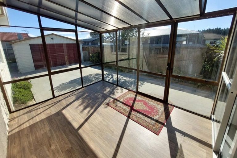 Photo of property in 2/126b Inwoods Close, Parklands, Christchurch, 8083