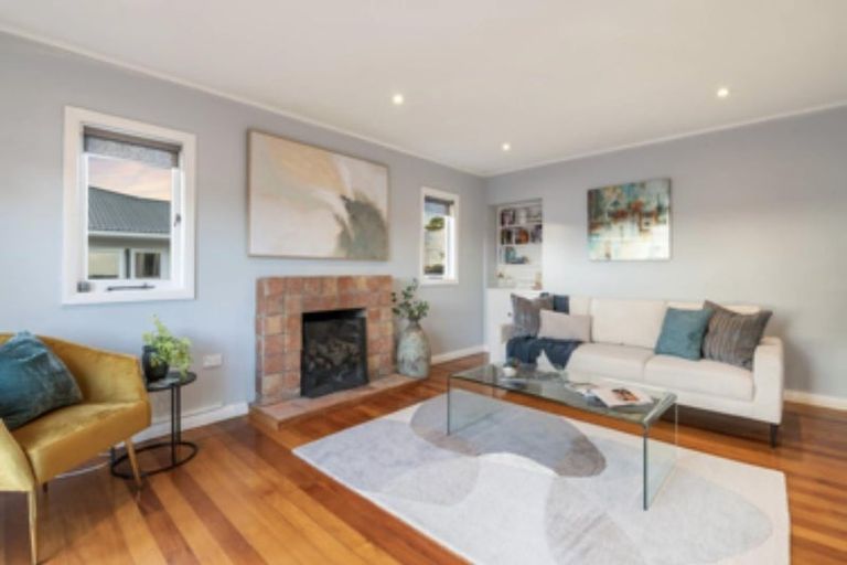 Photo of property in 1/40 Carlisle Road, Browns Bay, Auckland, 0630