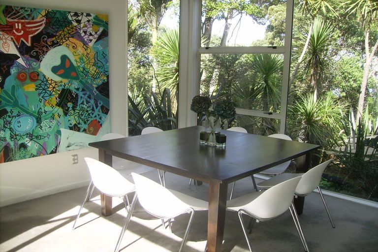Photo of property in 53 Arapito Road, Titirangi, Auckland, 0604