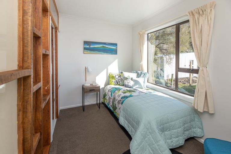 Photo of property in 19 Oxford Street, Waikari, 7420