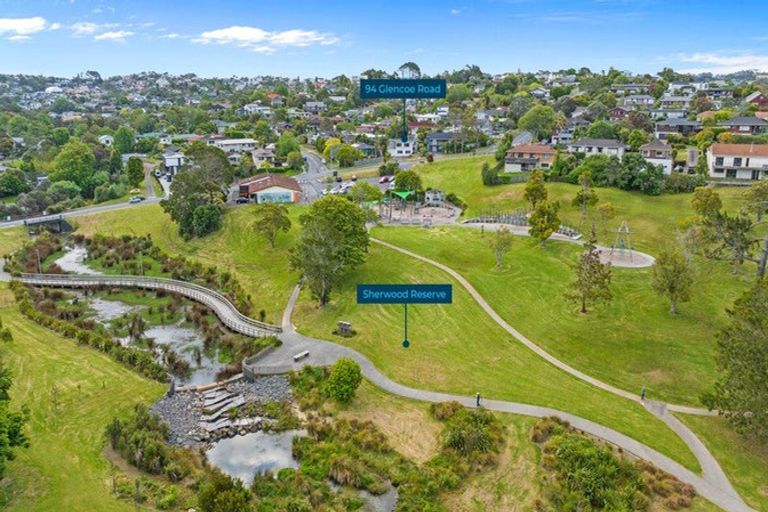 Photo of property in 94 Glencoe Road, Browns Bay, Auckland, 0630