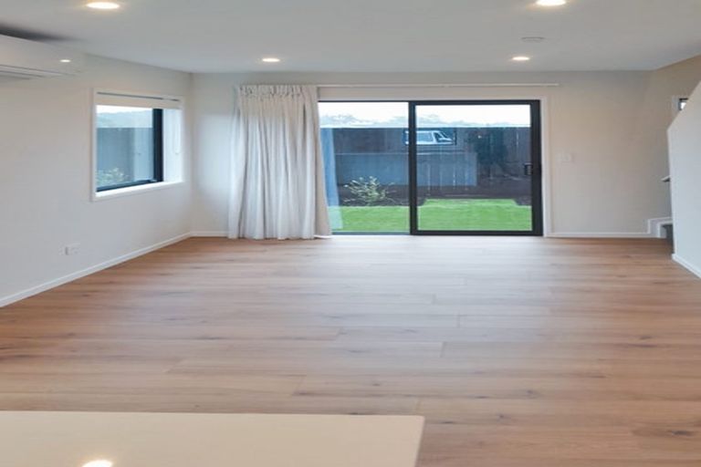 Photo of property in 5/48 Moire Road, Massey, Auckland, 0614