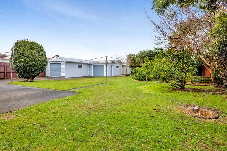 Photo of property in 14 Murray Avenue, Hawera, 4610