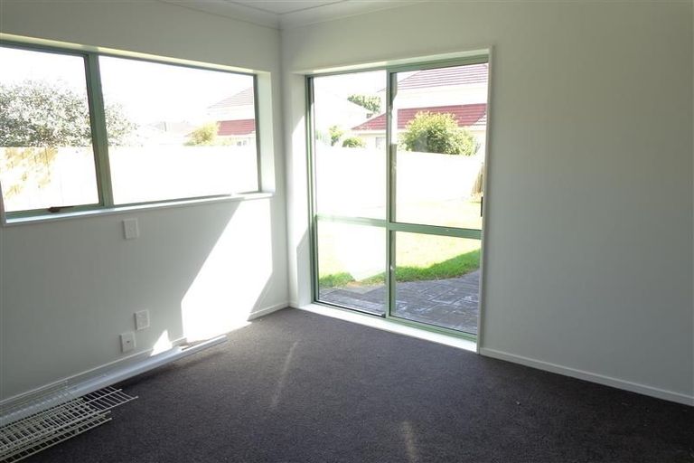 Photo of property in 14 Hagen Close, Golflands, Auckland, 2013