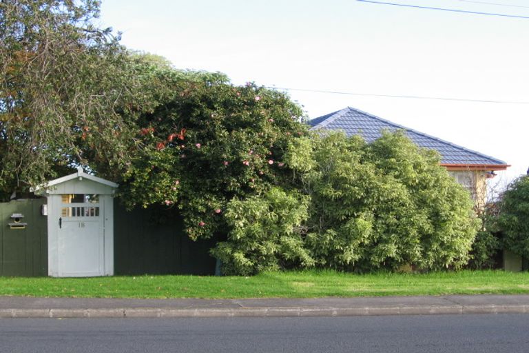 Photo of property in 1/18 Bleakhouse Road, Howick, Auckland, 2014