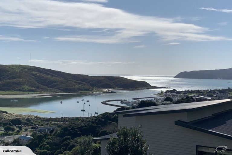 Photo of property in 14b Kahu Road, Paremata, Porirua, 5024