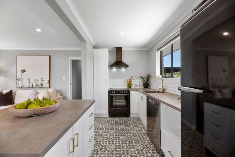 Photo of property in 2/97 Weston Road, St Albans, Christchurch, 8052
