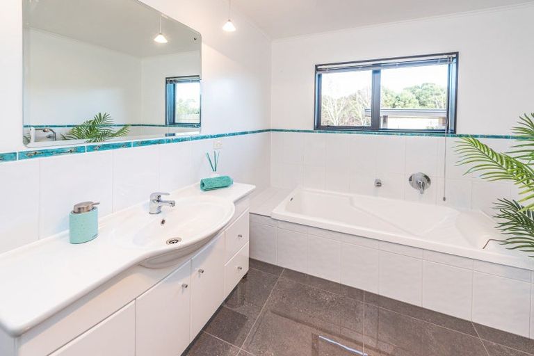 Photo of property in 298 No 2 Line, Okoia, Whanganui, 4572