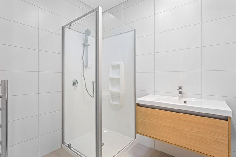 Photo of property in 5 Seafoam Road, Rosehill, Papakura, 2113