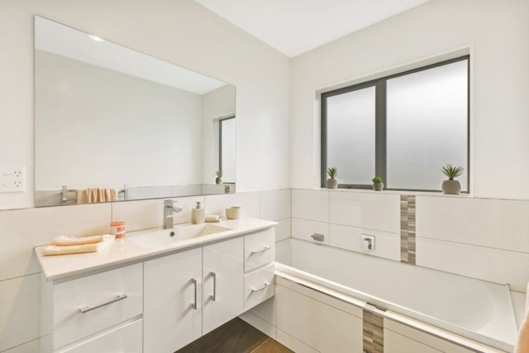 Photo of property in 21 Kilbryde Crescent, Pokeno, 2402