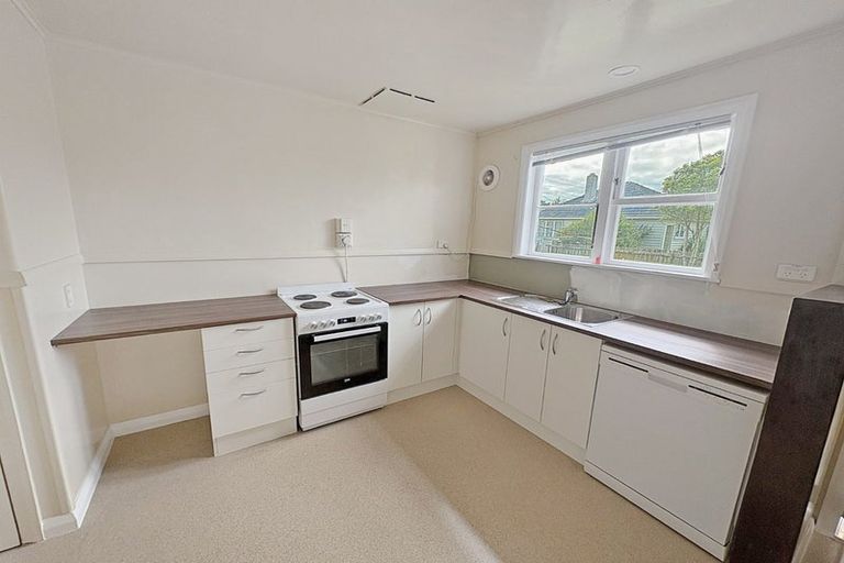 Photo of property in 18 Easton Street, Foxton, 4814