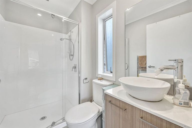 Photo of property in 28 Fernly Rise, Flat Bush, Auckland, 2019