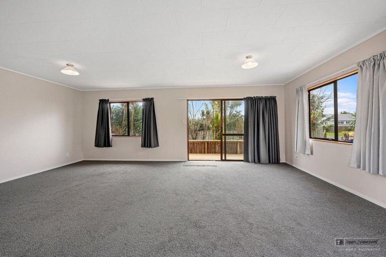 Photo of property in 1/32 Parakai Avenue, Parakai, 0830