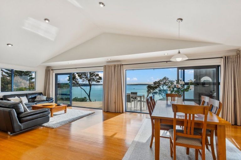 Photo of property in 30 Cliff Road, Torbay, Auckland, 0630