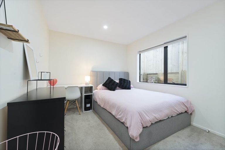 Photo of property in 5 Dhaka Lane, Ranui, Auckland, 0612