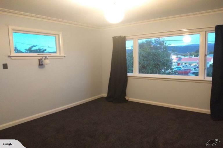 Photo of property in 339 Oxford Street, Levin, 5510