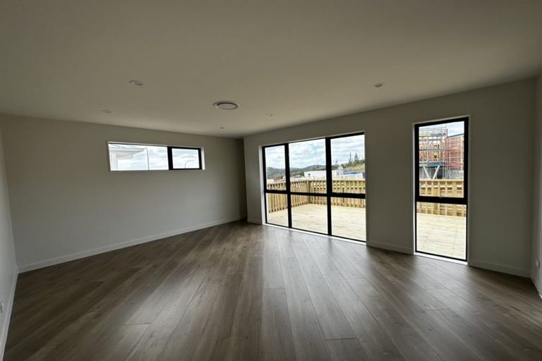 Photo of property in 1 Sunnyheights Road, Orewa, 0931