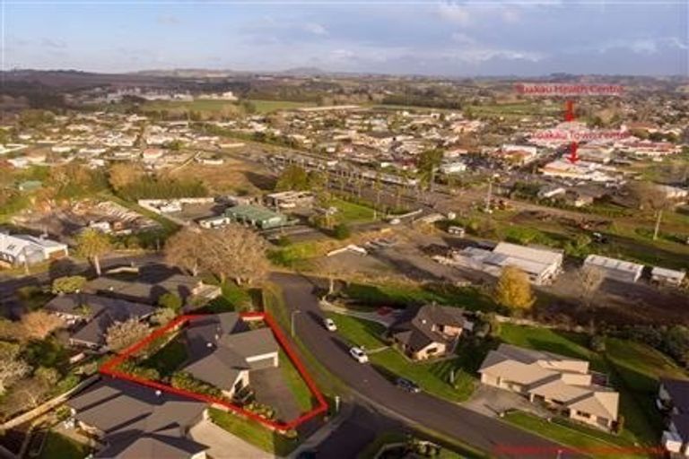 Photo of property in 2 Bovill Way, Tuakau, 2121