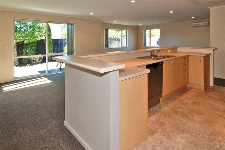 Photo of property in 44 Puhara Avenue, Parklands, Christchurch, 8083