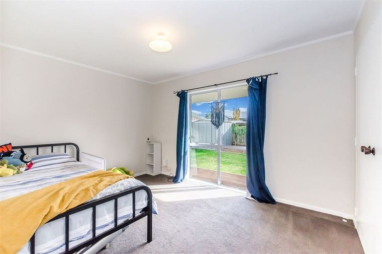 Photo of property in 21 Pukeko Street, Paraparaumu, 5032