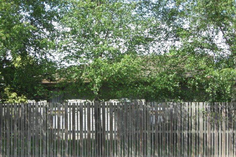 Photo of property in 24 Momorangi Crescent, Redwood, Christchurch, 8051