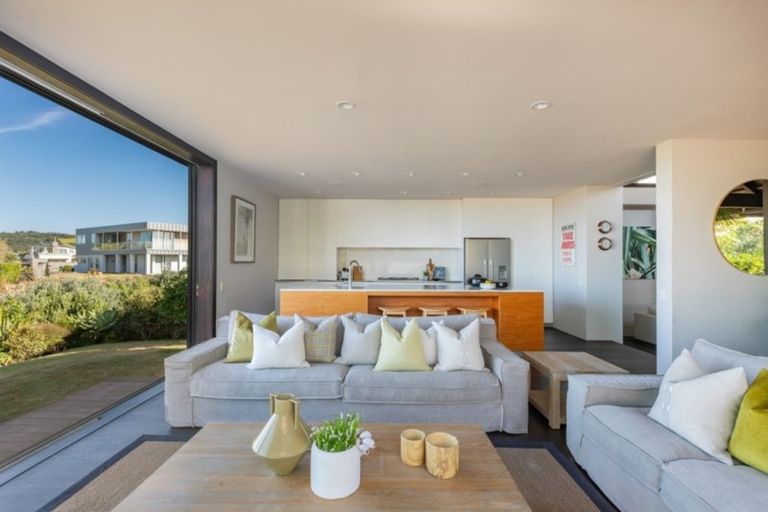 Photo of property in 6 Tuatua Lane, Omaha, 0986