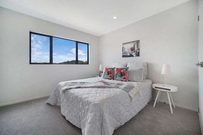 Photo of property in 38 Picturesque Drive, Flat Bush, Auckland, 2019