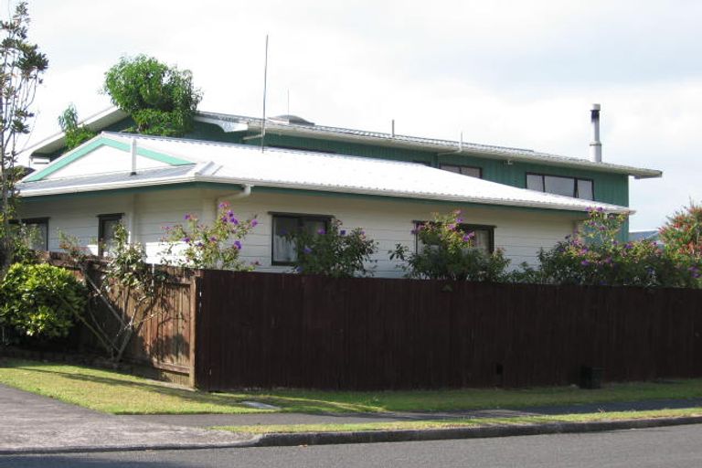 Photo of property in 1 Newstead Avenue, Browns Bay, Auckland, 0630