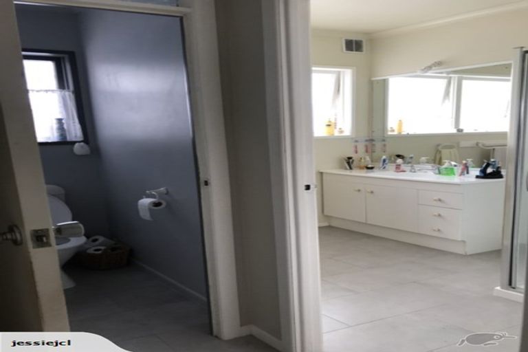 Photo of property in 236 Forrest Hill Road, Forrest Hill, Auckland, 0620