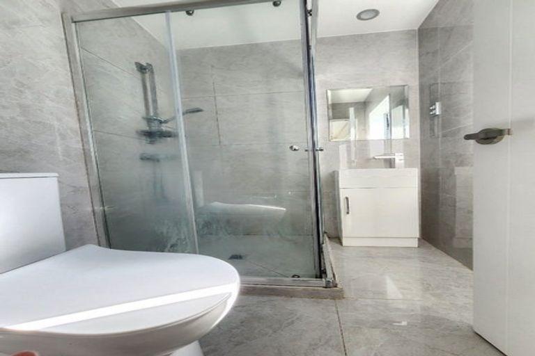 Photo of property in 74a Thompson Terrace, Manurewa, Auckland, 2102