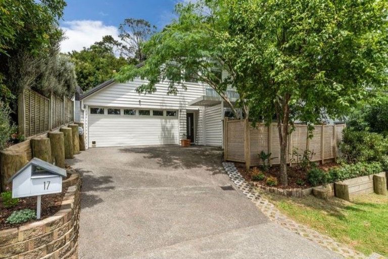 Photo of property in 17 Nimstedt Avenue, Oteha, Auckland, 0632