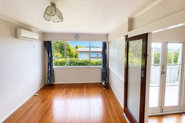 Photo of property in 118 Frankley Road, Frankleigh Park, New Plymouth, 4310