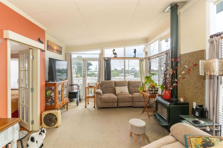 Photo of property in 72 Park Avenue, Waitarere Beach, Levin, 5510
