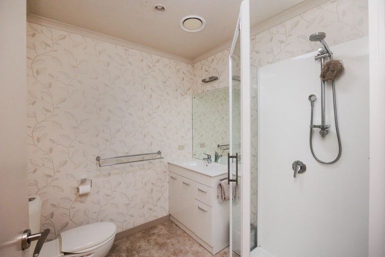 Photo of property in 291 Napier Road, Kelvin Grove, Palmerston North, 4470