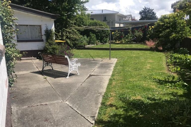 Photo of property in 11 Railway Esplanade, East Gore, Gore, 9710