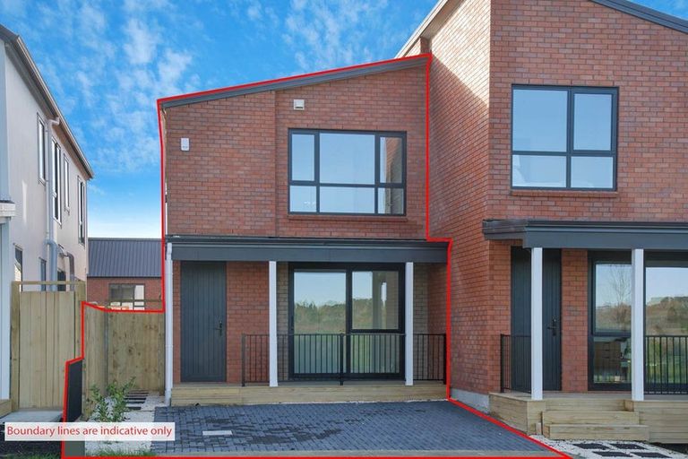 Photo of property in 12 Waimarie Drive, Karaka, 2578