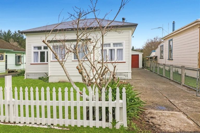 Photo of property in 11 Empire Street, Dannevirke, 4930