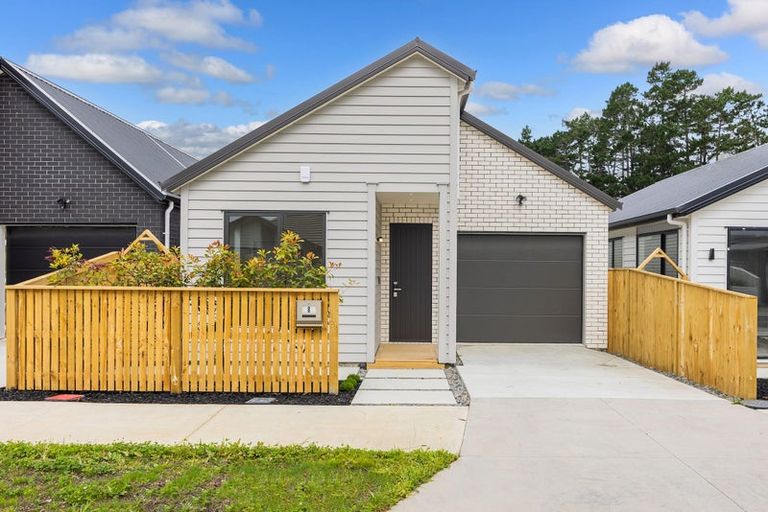 Photo of property in 8 Zadar Street, Kumeu, 0810